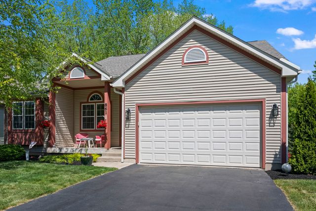 861 Prairie Ridge Drive, Woodstock, IL 60098
