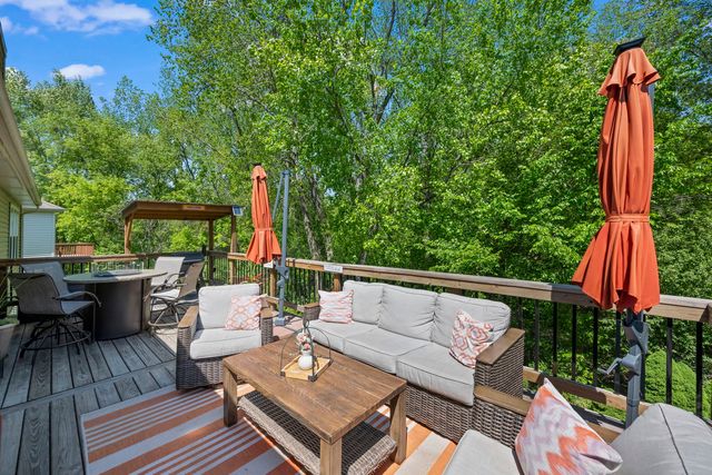 861 Prairie Ridge Drive, Woodstock, IL 60098