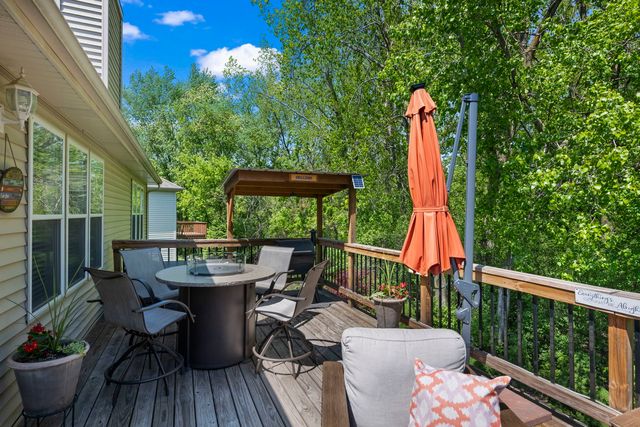 861 Prairie Ridge Drive, Woodstock, IL 60098