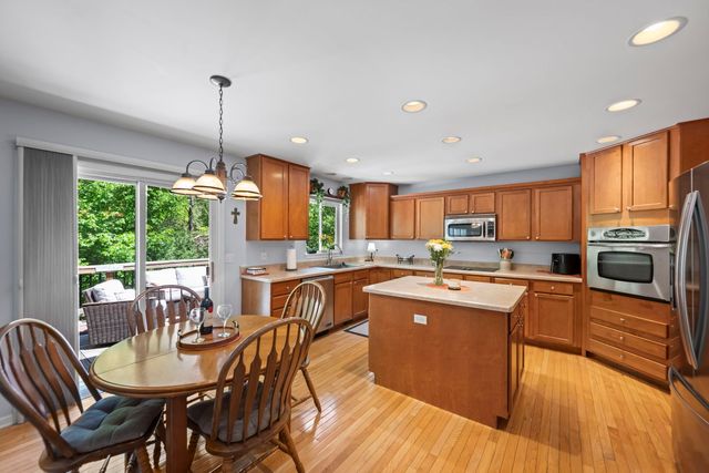 861 Prairie Ridge Drive, Woodstock, IL 60098