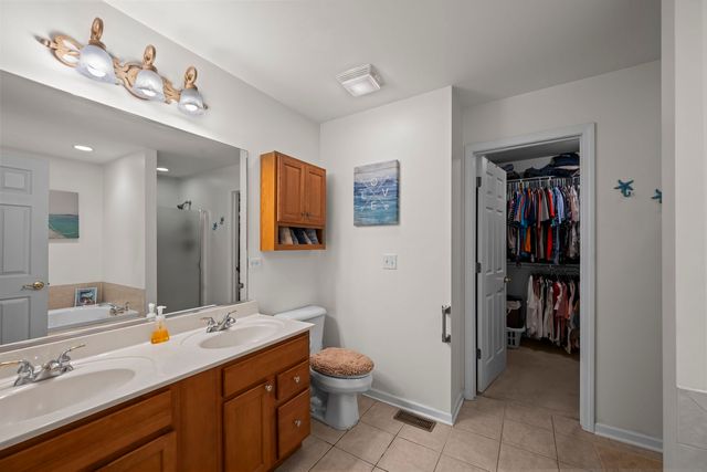 861 Prairie Ridge Drive, Woodstock, IL 60098