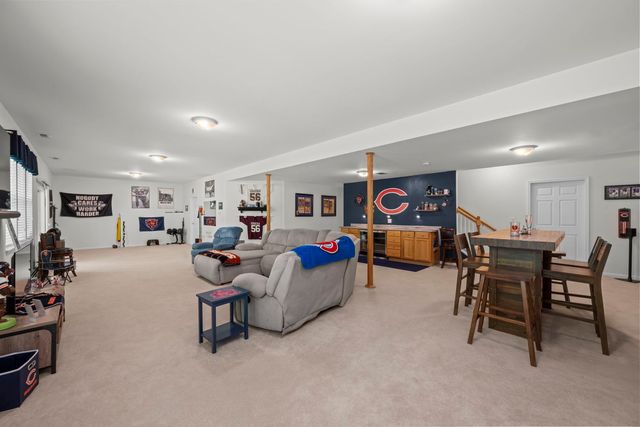 861 Prairie Ridge Drive, Woodstock, IL 60098