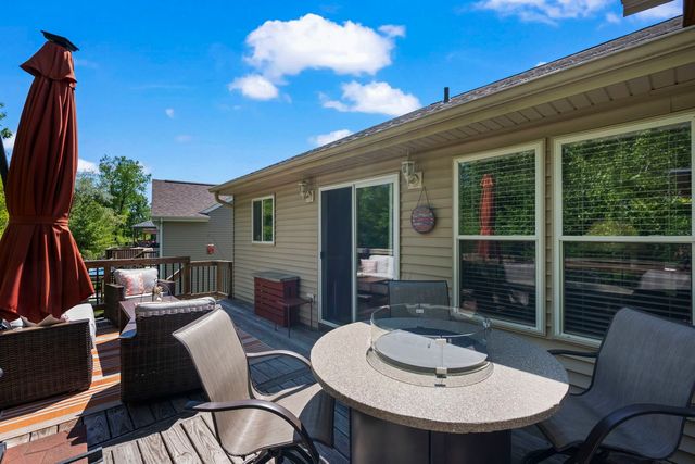 861 Prairie Ridge Drive, Woodstock, IL 60098
