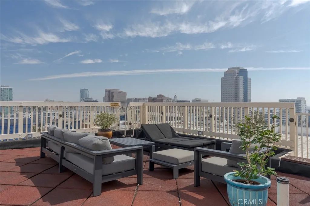 315 W 3rd Street 410, Long Beach, CA 90802