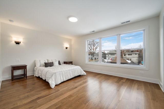 515 Highland Avenue, Oak Park, IL 60304