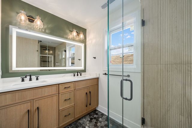 515 Highland Avenue, Oak Park, IL 60304