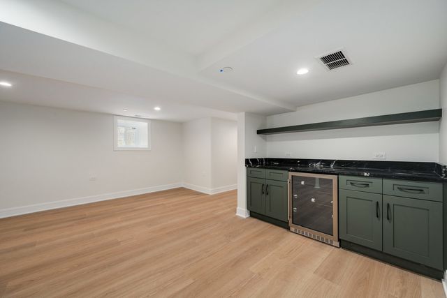 515 Highland Avenue, Oak Park, IL 60304