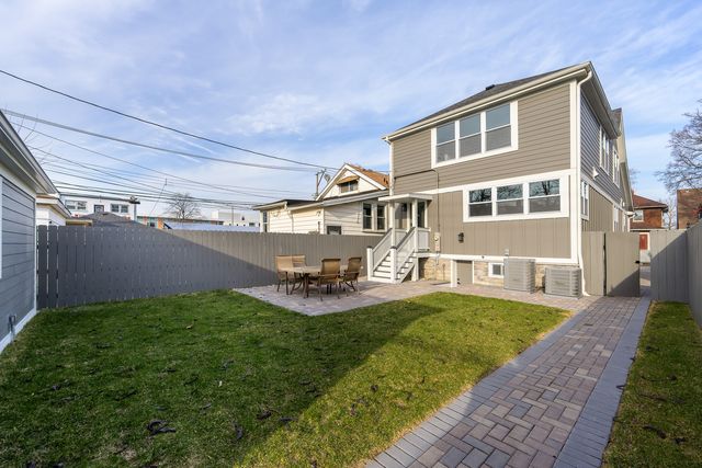 515 Highland Avenue, Oak Park, IL 60304