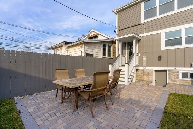 515 Highland Avenue, Oak Park, IL 60304