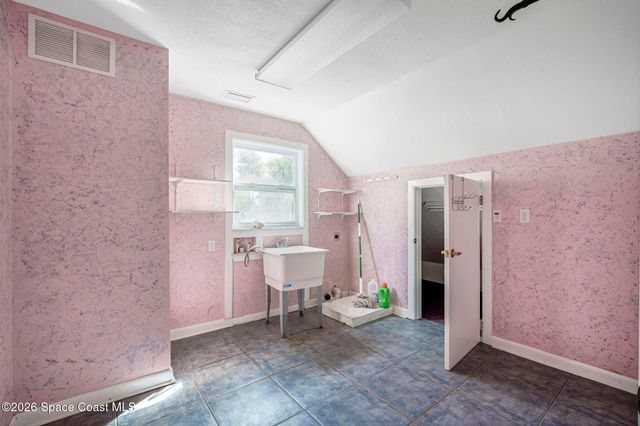 535 Robinhood Drive, Merritt Island, FL 32953