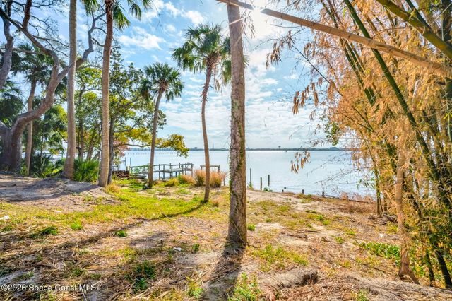 535 Robinhood Drive, Merritt Island, FL 32953