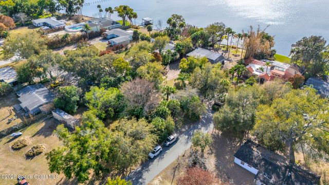 535 Robinhood Drive, Merritt Island, FL 32953