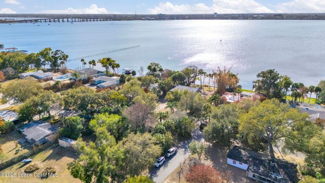 535 Robinhood Drive, Merritt Island, FL 32953