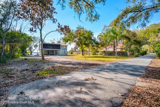 535 Robinhood Drive, Merritt Island, FL 32953