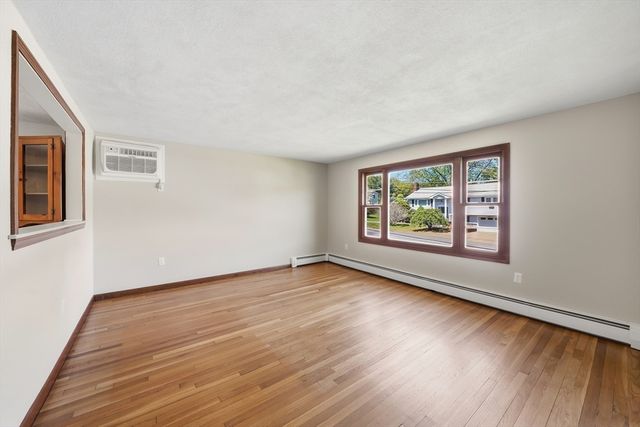 6 Belmont Rd, Burlington, MA 01803