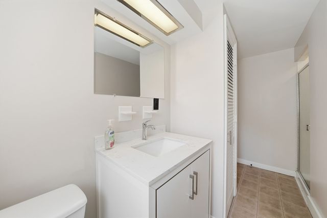 6 Belmont Rd, Burlington, MA 01803