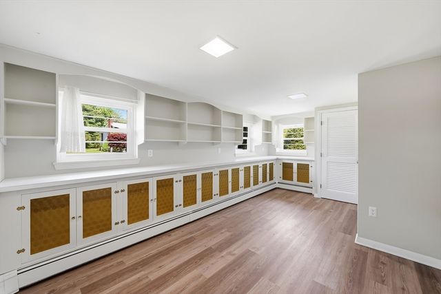 6 Belmont Rd, Burlington, MA 01803