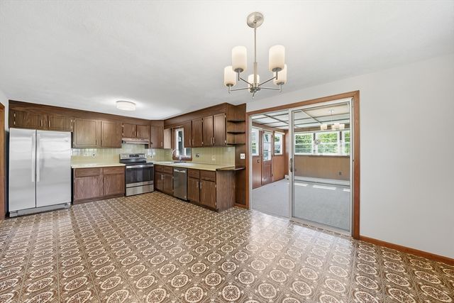 6 Belmont Rd, Burlington, MA 01803