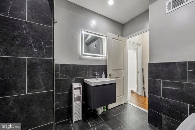 217 GRAPE ST, Philadelphia, PA 19128