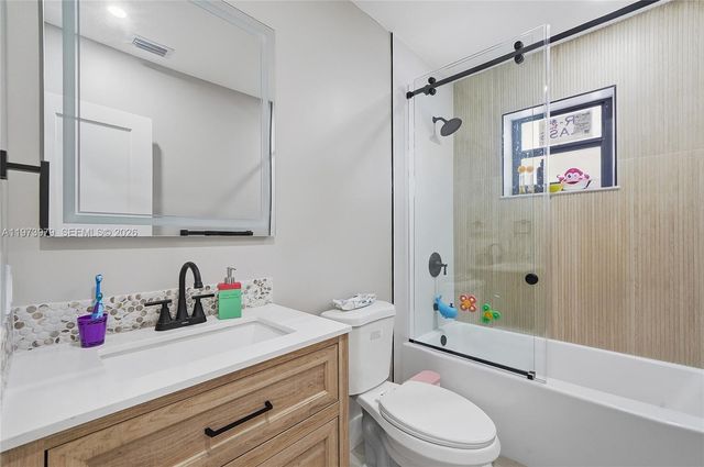 9007 SW 38th Street, Miami, FL 33165