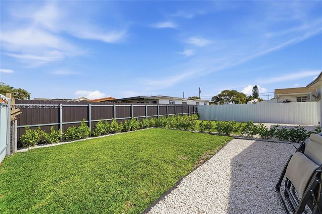 9007 SW 38th Street, Miami, FL 33165