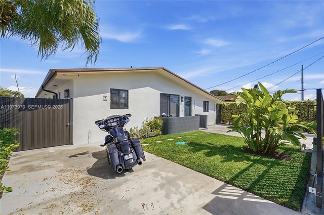 9007 SW 38th Street, Miami, FL 33165