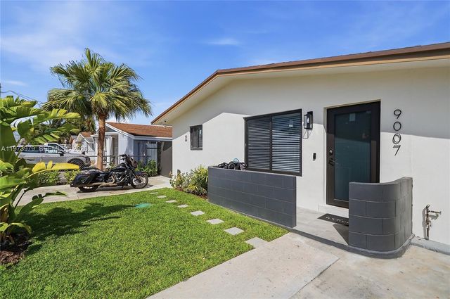 9007 SW 38th Street, Miami, FL 33165