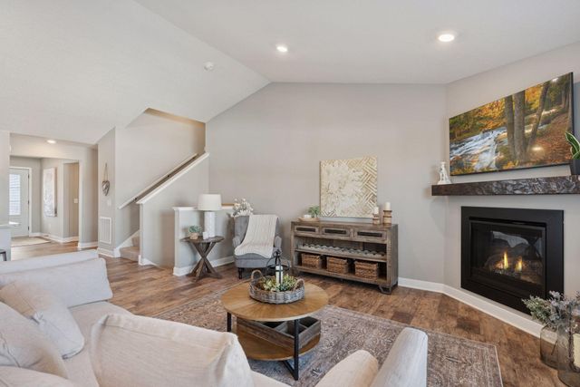 9290 62nd Street S, Cottage Grove, MN 55016