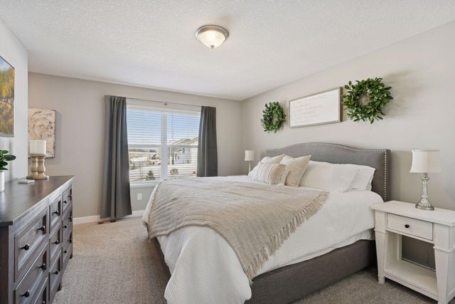 9290 62nd Street S, Cottage Grove, MN 55016