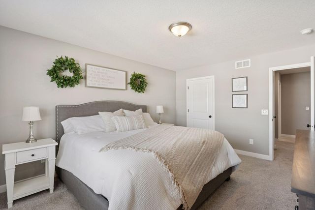 9290 62nd Street S, Cottage Grove, MN 55016