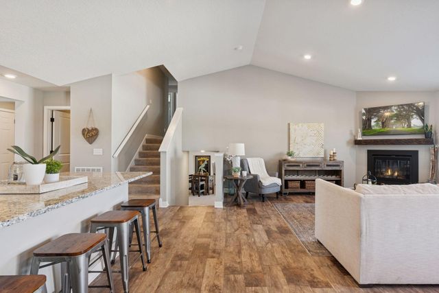 9290 62nd Street S, Cottage Grove, MN 55016