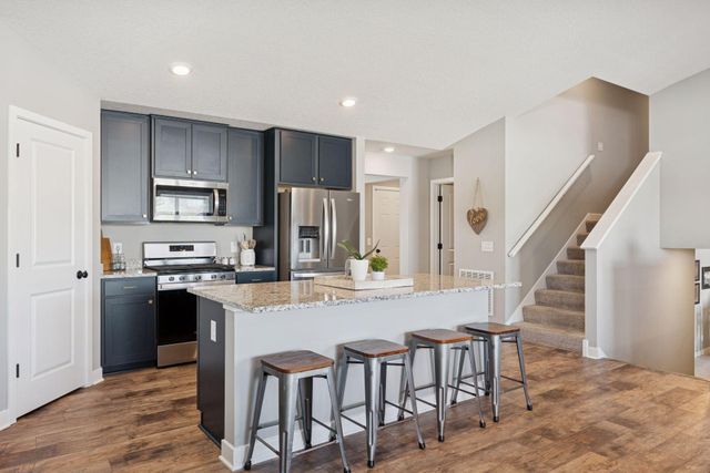 9290 62nd Street S, Cottage Grove, MN 55016