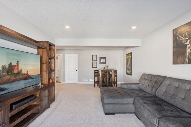 9290 62nd Street S, Cottage Grove, MN 55016