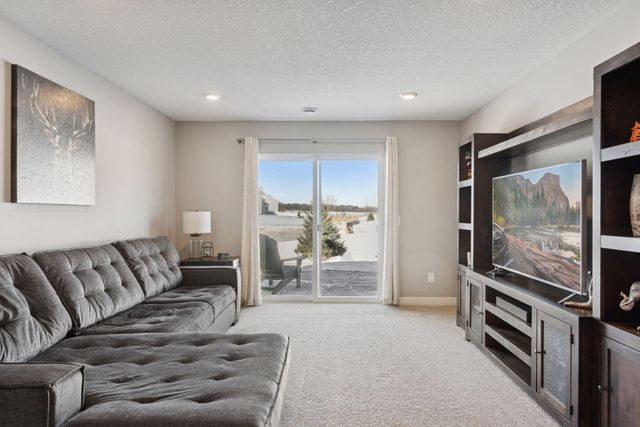 9290 62nd Street S, Cottage Grove, MN 55016