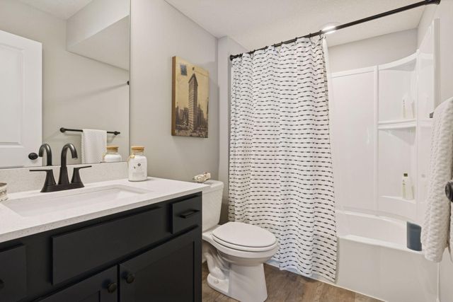 9290 62nd Street S, Cottage Grove, MN 55016