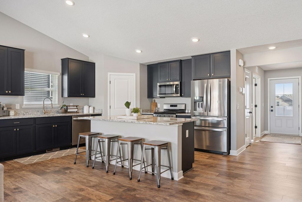 9290 62nd Street S, Cottage Grove, MN 55016