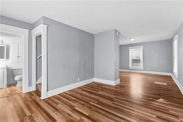 7908 Euclid Avenue, Kansas City, MO 64132