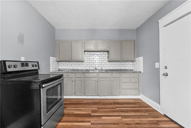 7908 Euclid Avenue, Kansas City, MO 64132