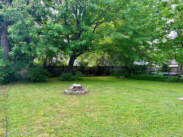 39621 Ormsby Street, Clinton Charter Township, MI 48036