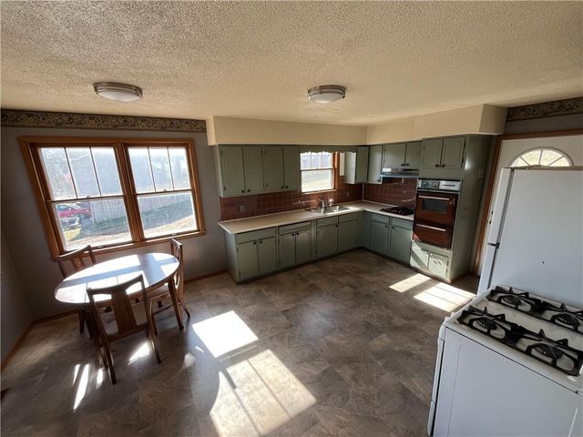 5518 Karrasch Street, St Joseph, MO 64505