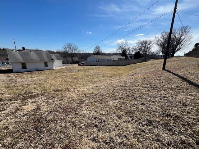 5518 Karrasch Street, St Joseph, MO 64505