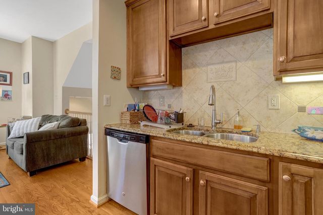 5257 BESSLEY PL, Alexandria, VA 22304