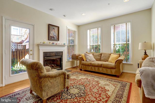 5257 BESSLEY PL, Alexandria, VA 22304