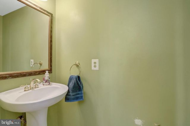 5257 BESSLEY PL, Alexandria, VA 22304