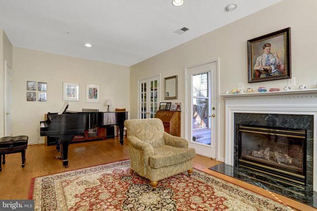 5257 BESSLEY PL, Alexandria, VA 22304