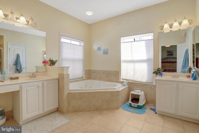 5257 BESSLEY PL, Alexandria, VA 22304