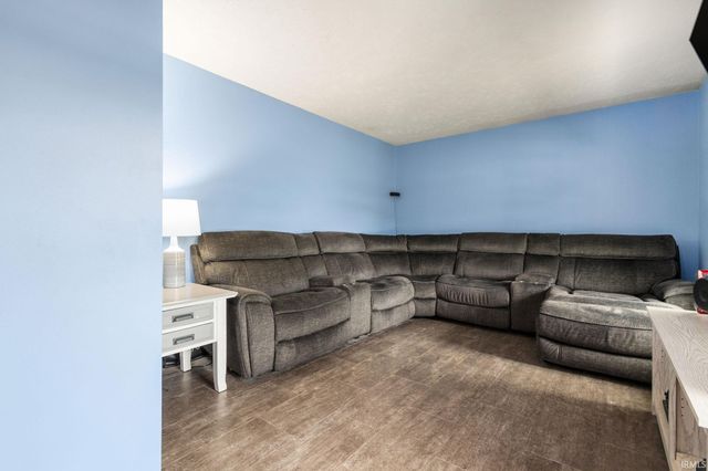 57110 Pine View Drive, South Bend, IN 46619