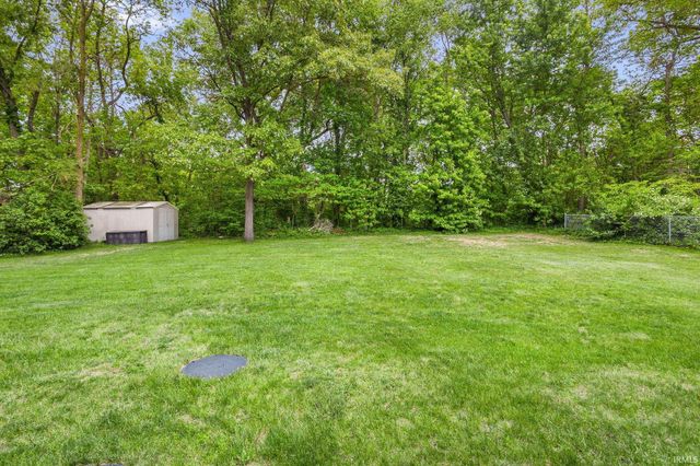 57110 Pine View Drive, South Bend, IN 46619