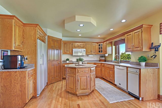 24804 W Nicklaus Way, Antioch, IL 60002