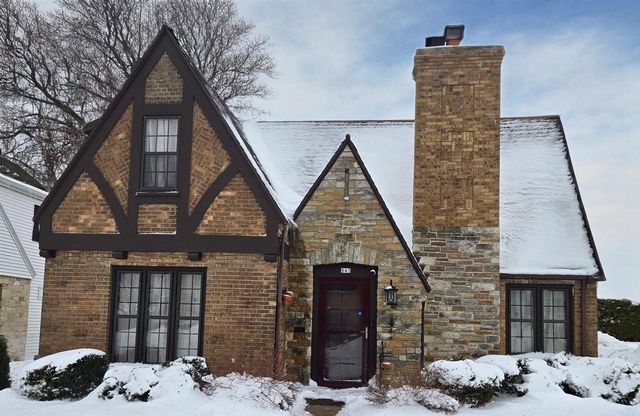 843 WILSON STREET, Manitowoc, WI 54220